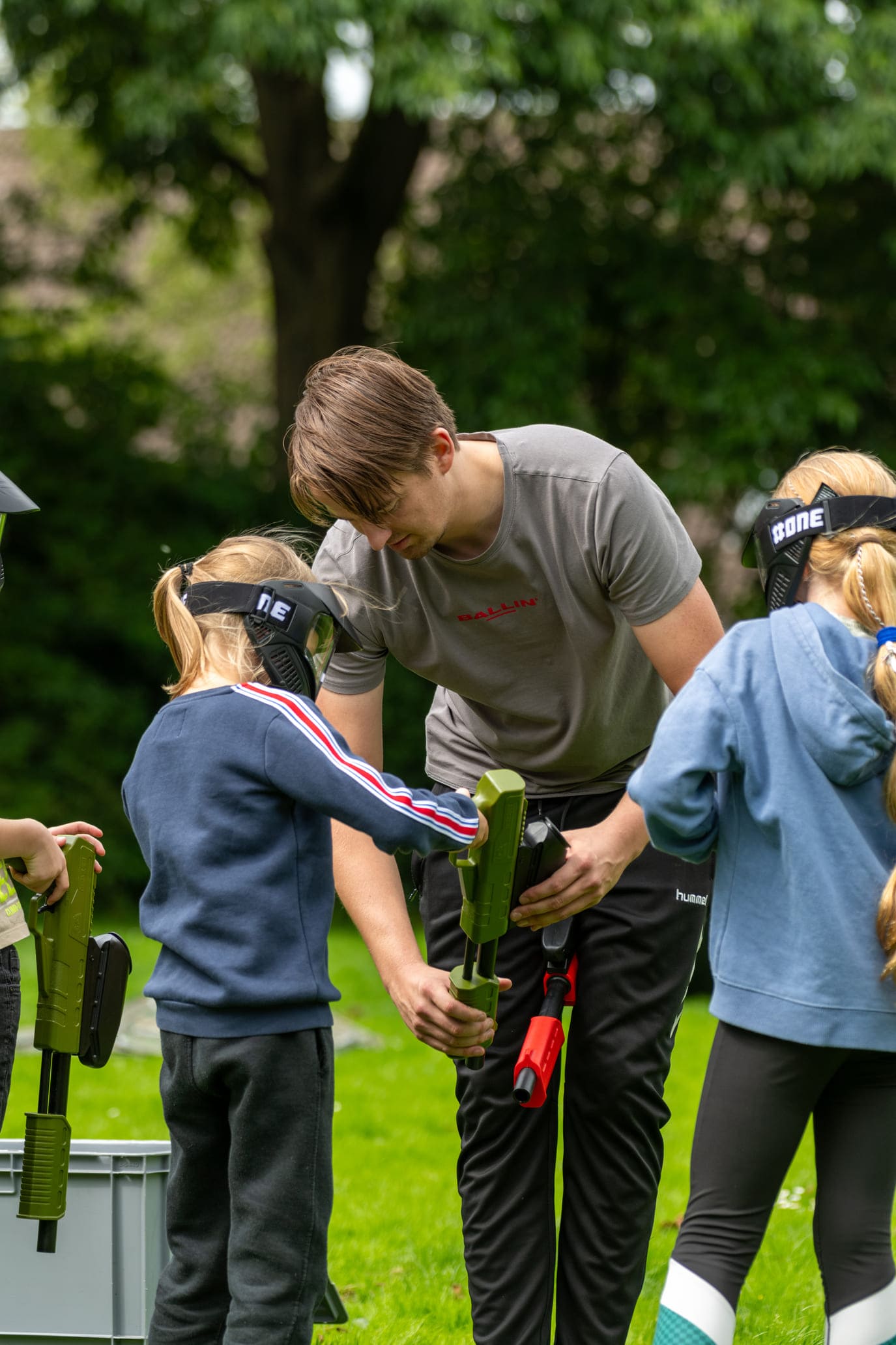 Doet paintball pijn spelleider spelers en voldoende bescherming zoals een masker