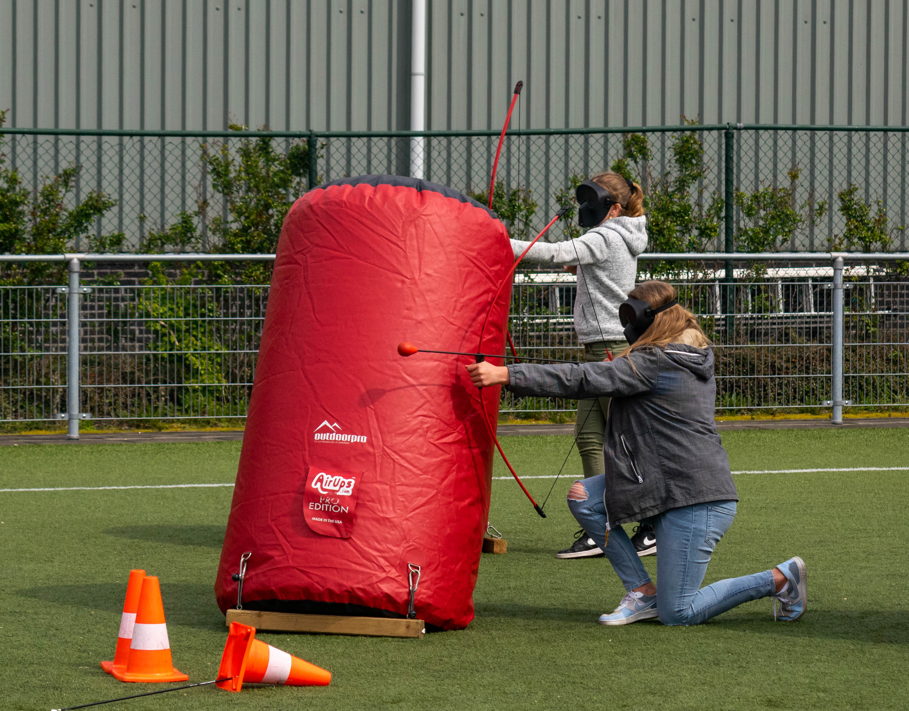 Attributen voor archery tag, een leuke tip voor een feestje met pijl en boog