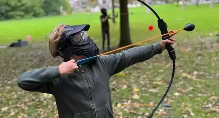 Hoe werkt archery tag een speler die een boog richt