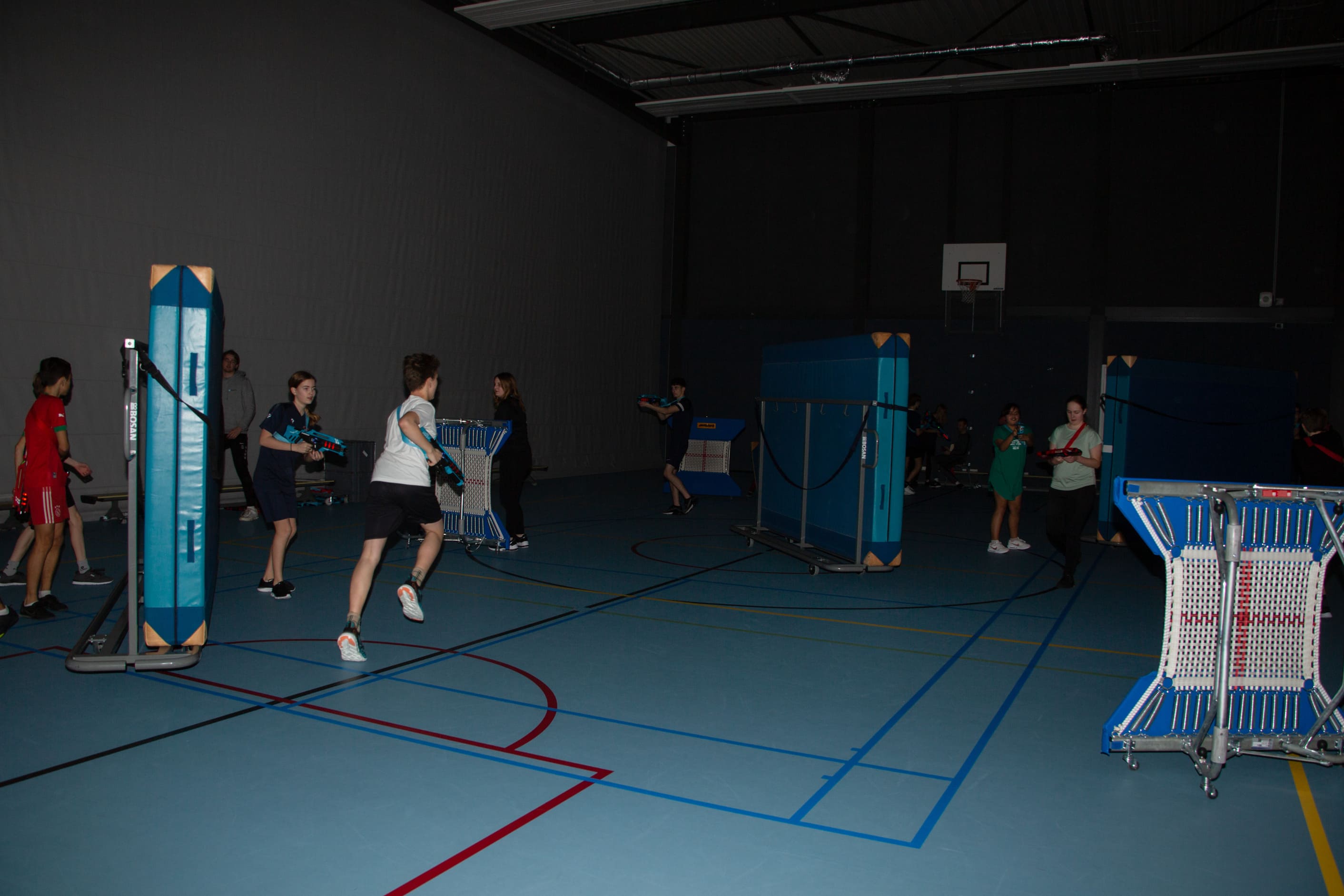 Een lasergame kinderfeestje zelf indoor organiseren