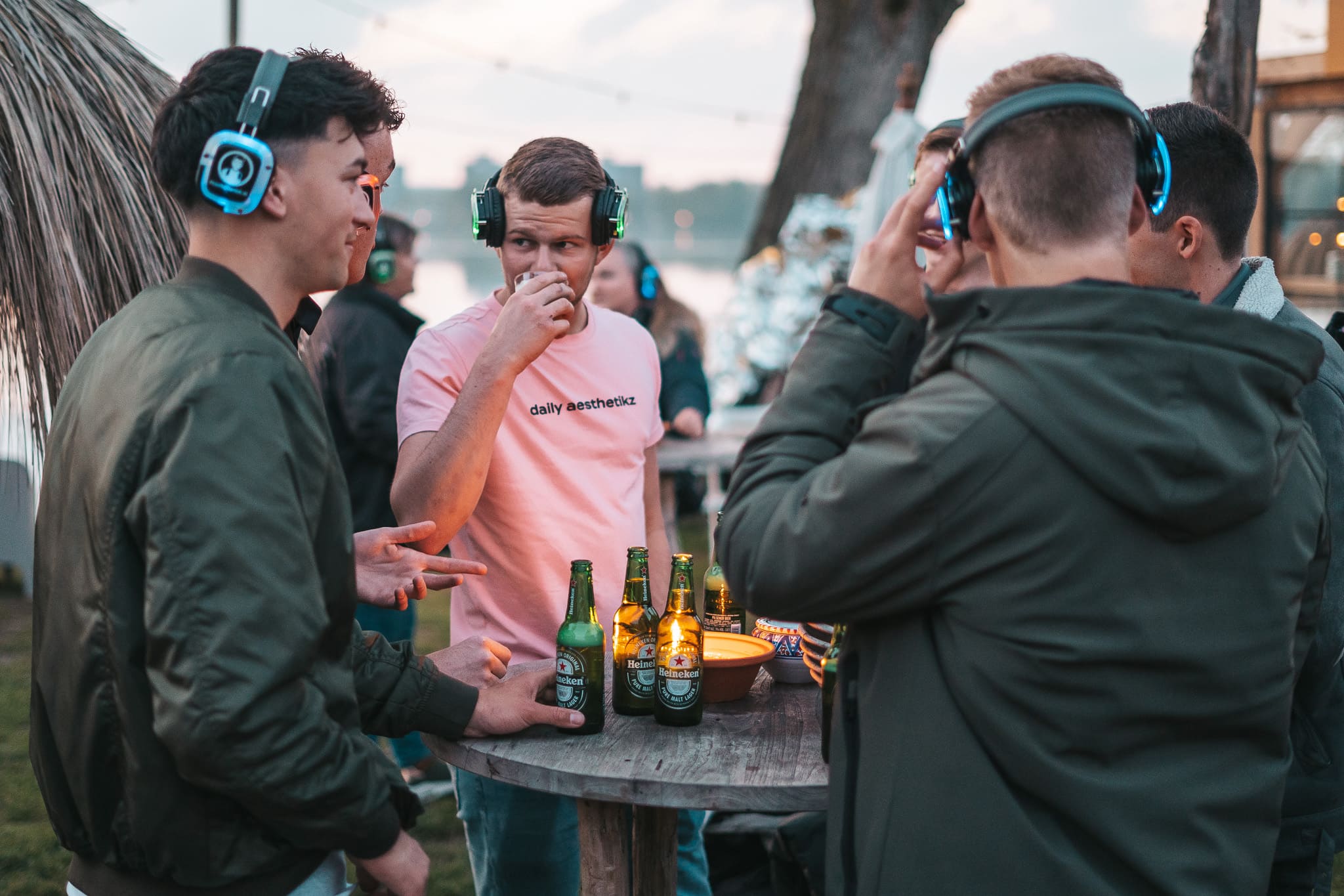 Silent disco thuis zelf organiseren en huren met vrienden of huisgenoten