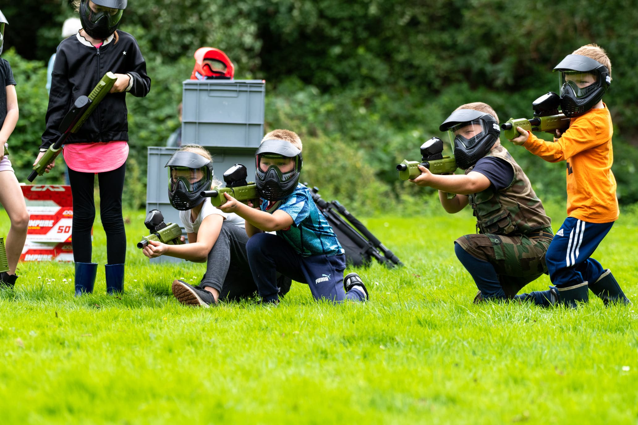 Vanaf welke leeftijd mag je paintballen kind met een paintballgun